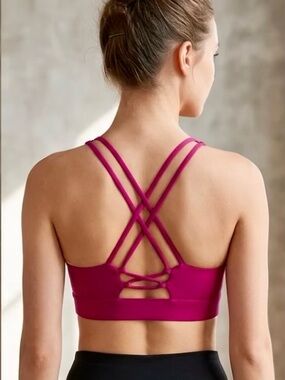 All In Motion Solid Magenta High Neckline Strappy sports bra Girls Sz.XL